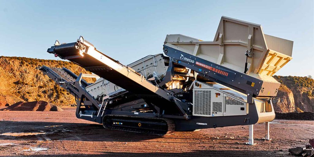 a-metso-rock-crusher-on-a-working-site-1024x512 (1)